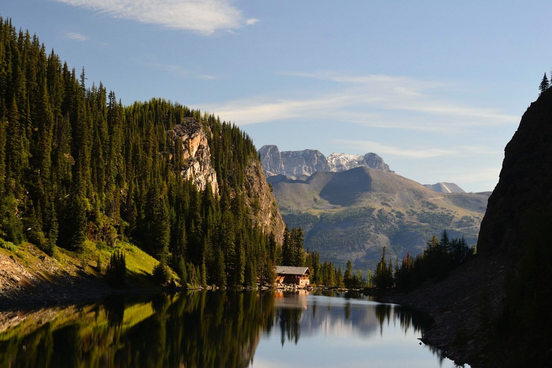 Deidre-Schwartz- Lake Agnes Tea House-unsplash