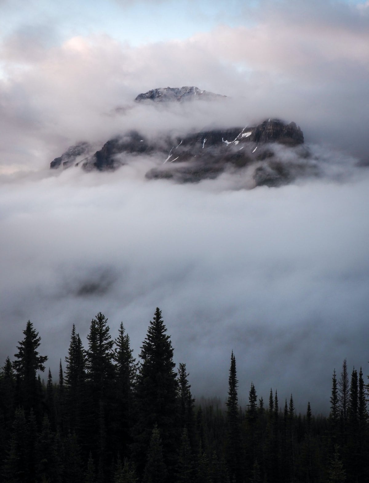 Dylan-Taylor-Weather Banff-unsplash